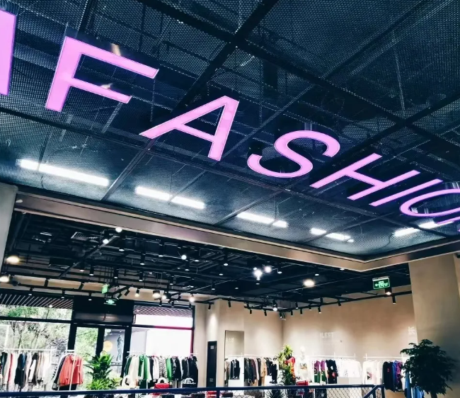 淘宝京东的流量争夺战，从线上打到线下